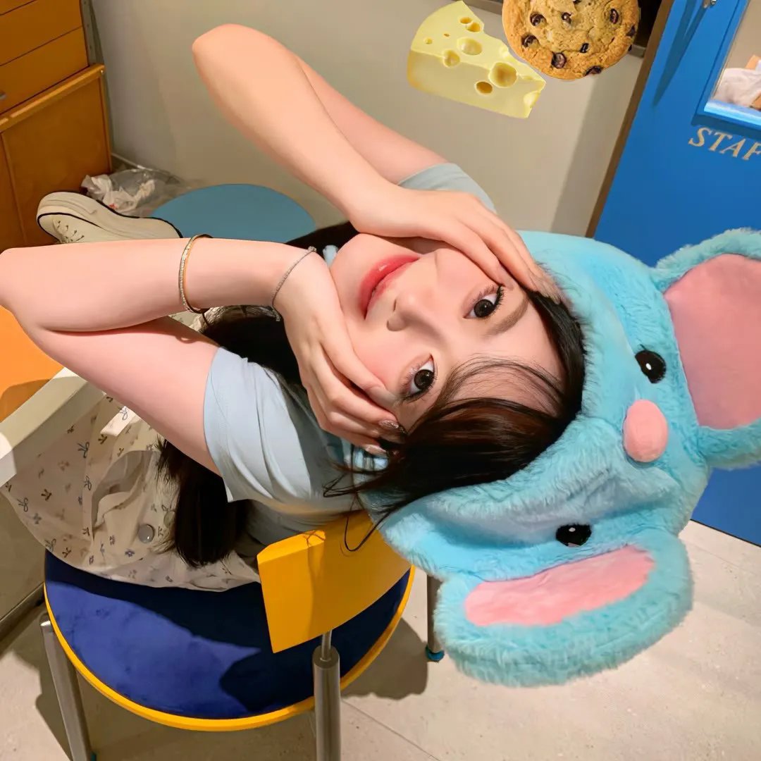 碧窗艳影海报